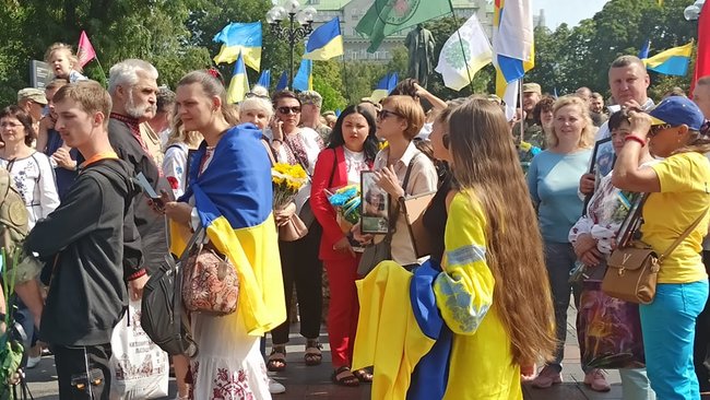 Учасники Маршу захисників України збираються в парку ім.Шевченка 03