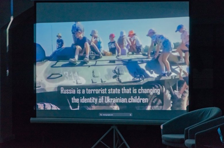 У Празі підняли питання депортації українських дітей та злочинів РФ