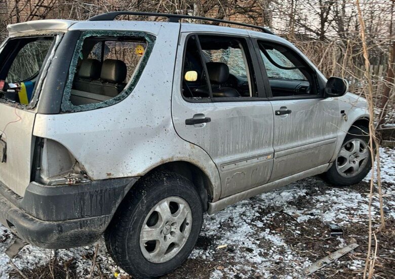 Російський снаряд знищив автомобіль на Дніпропетровщині
