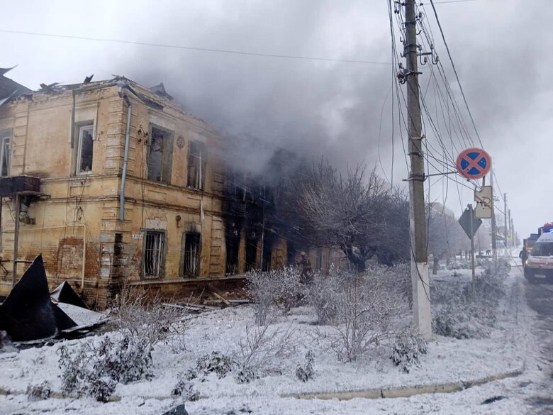 Ruscists shelled Kupiansk, house and polyclinic were hit, two were killed, - RMA 01