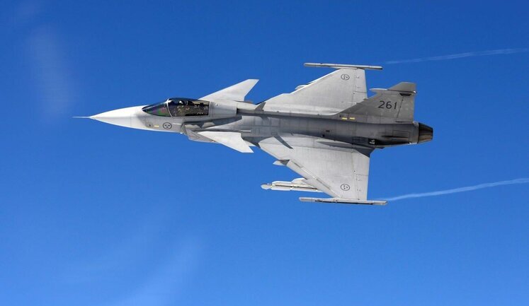 Украина может приобрести шведские истребители Gripen за средства ЕС, - министр обороны Йонсон