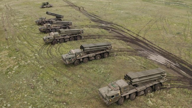 Расчеты ЗРК Оса-АКМ отбили нападение авиации условного врага на колонну военной техники 03