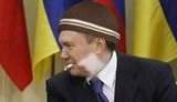 Азаров и Янукович на лоне природы, переговоры в Донецке, афера Ющенко продолжается. Свежие ФОТОжабы от Цензор.НЕТ