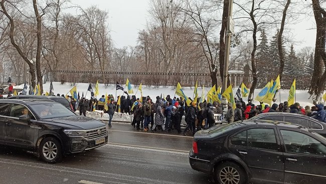 Доступный автомобиль каждому украинцу: владельцы евроблях пикетируют Раду 22