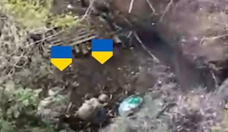 Three fighters storm enemy dugout and kill five occupiers. VIDEO