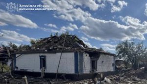 Росіяни скинули авіабомби на Запорізький район: поранена жінка, зруйнована школа, приватні будинки. ФОТО