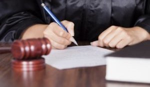 У Facebook погрожував вбивством судді: Киянин отримав рік умовно