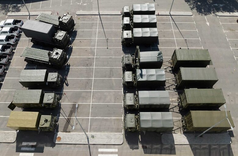 45-та артилерійській бригада отримала 4 вантажівки DAF та 4 лазне-пральних комплекси 05