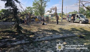 Нацполиция об ударе РФ по Яровой: среди жертв - местные пенсионеры и экипаж Укрпочты, до линии соприкосновения - 8 км. ФОТО