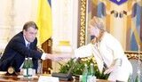Ющенко согласился с требованием Тимошенко о переводе армии на контракт в обмен на закон о Кабмине?!