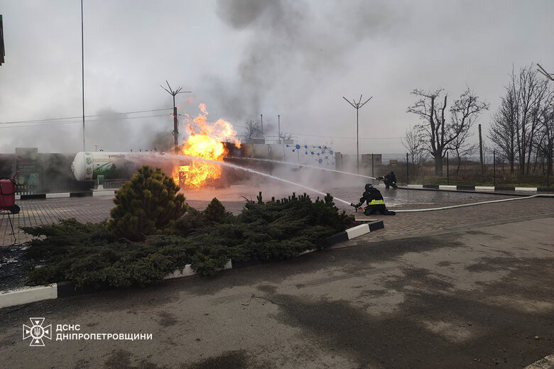 Пожежа на АЗС у Нікополі