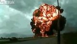 Крушение самолета рядом с военной базой США. ВИДЕО