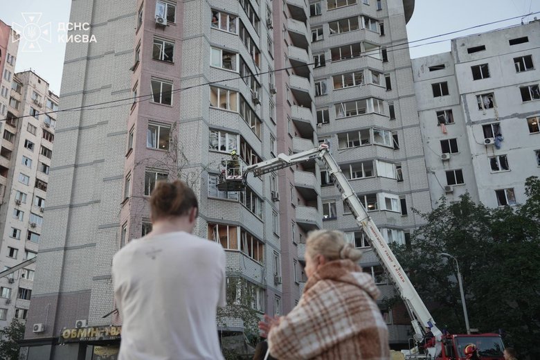 Балістичний удар по Києву: зросла кількість постраждалих