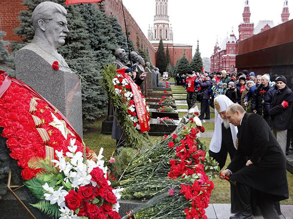 Оновлений варіант Арки дружби народів, зарплатний популізм, мобільний звязок для ОРДЛО. Свіжі фотожаби від Цензор.НЕТ 11