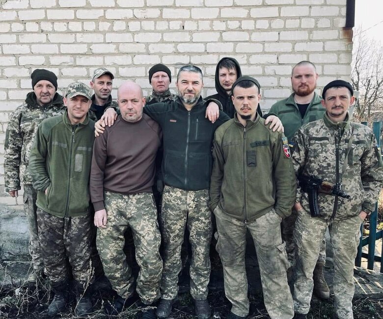 Цебрій з побратимами