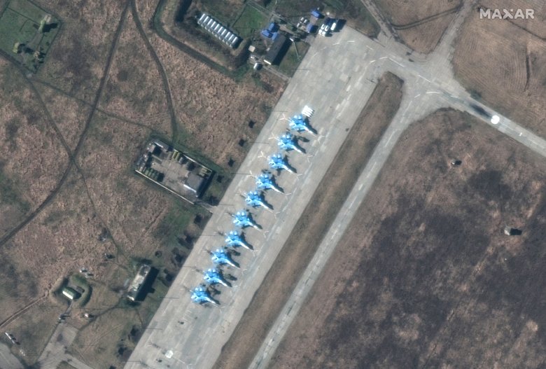 Росія продовжує нарощувати війська: опубліковано нові супутникові знімки 13