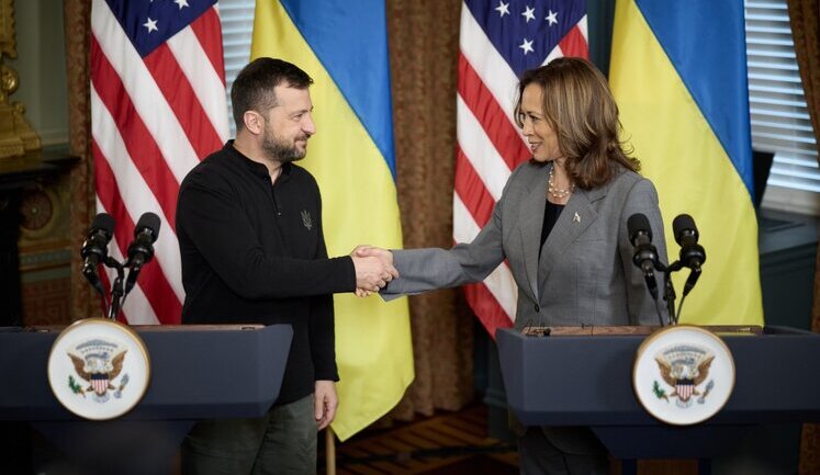 Зеленський поділився деталями "Плану перемоги" з Гарріс: "Ми повинні закінчити цю війну". ФОТО