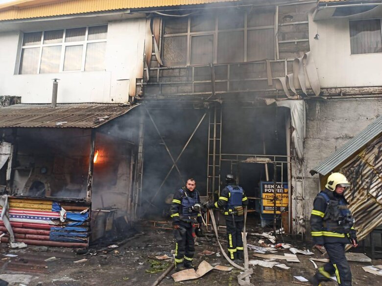 Наслідки ворожого обстрілу Києва