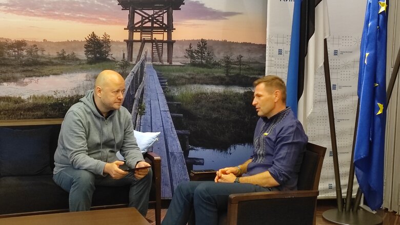 Міністр оборони Естонії Ханно Певкур: Естонія передала ЗСУ протитанкові гранатомети, 120-мм міномети та 90-мм протитанкові гармати. Озброєння вже в Україні, там, де воно потрібне 08