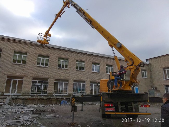 ГСЧС, полиция и военные ликвидируют последствия обстрела Новолуганского наемниками РФ, - Жебривский 14