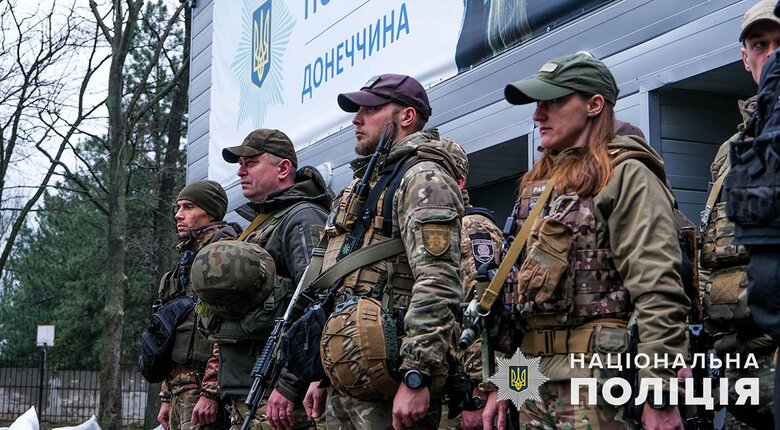 Пять детей с родителями эвакуировали из Красногоровки 07