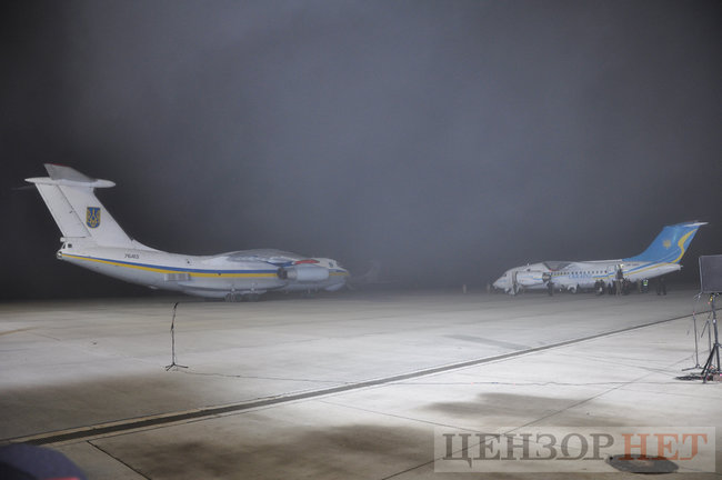 Heroes, welcome home!” liberated Ukrainian hostages enjoy warm reception at Boryspil airport 41