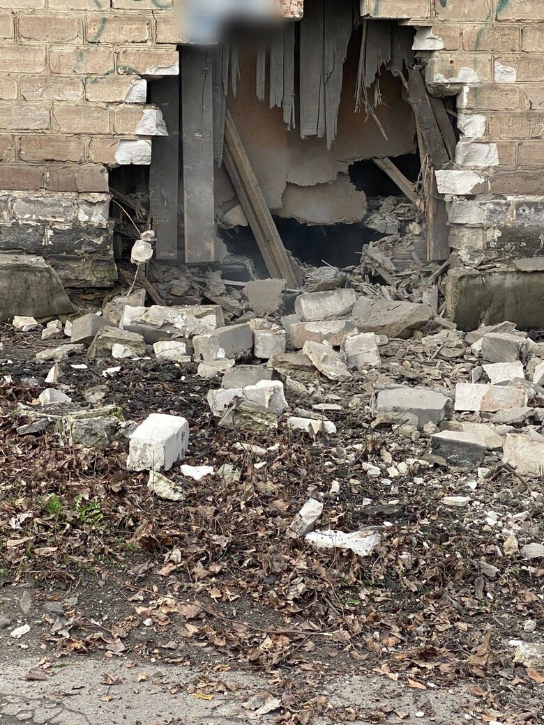 Окупанти вкотре обстріляли з Градів Українськ на Донеччині 01