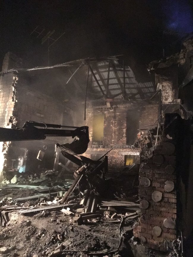 Одна людина загинула, ще двох госпіталізовано внаслідок вибуху в житловому будинку на Київщині, - ДСНС 02 Одна людина загинула, ще двох госпіталізовано внаслідок вибуху в житловому будинку на Київщині, - ДСНС 02