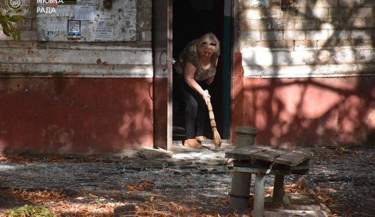 Russian forces have been attacking Kramatorsk with "Shaheds" since morning: elderly woman has been wounded. PHOTOS