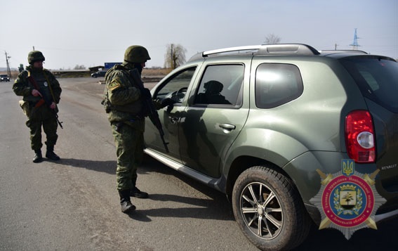 Поліція Донеччини перейшла на посилений режим несення служби через загострення ситуації на лінії розмежування 06