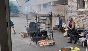 There is not enough food, but it is cooked in open-air: Rashists in occupied Mariupol expose children to danger. PHOTO