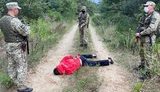 Прикордонники на Львівщині знешкодили озброєного ножем чоловіка. ФОТО