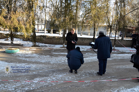 На вулиці в Миколаєві обстріляли підприємця 03 На вулиці в Миколаєві обстріляли підприємця 03