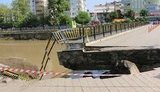 У Туреччині обвалився міст: автобус і 2 пішоходи впали в річку. ВIДЕО