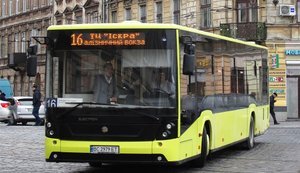 Транспортна допомога: десять автобусів зі Львова вирушають до Одеси