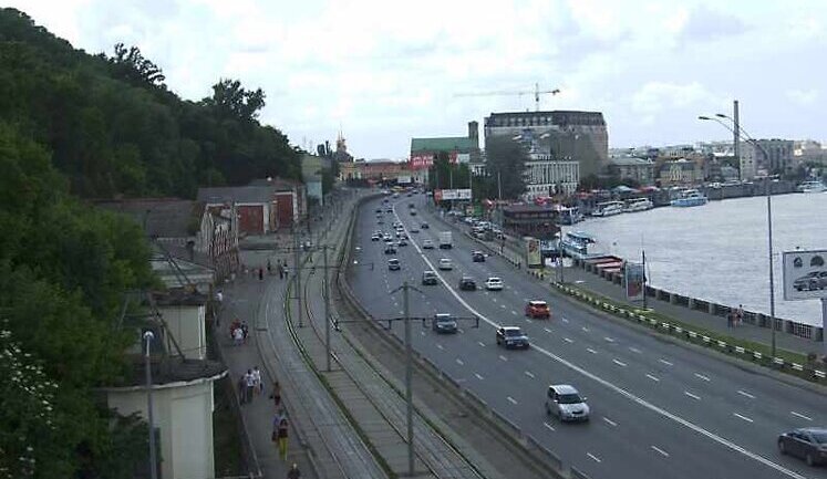 У Києві на деяких вулицях дозволили рух зі швидкістю до 80 км/год