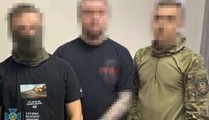 Передавали РФ украинские SIM-карты для дронов: в Киевской области СБУ задержала двух мужчин, в том числе экс-правохранителя. ФОТОРЕПОРТАЖ