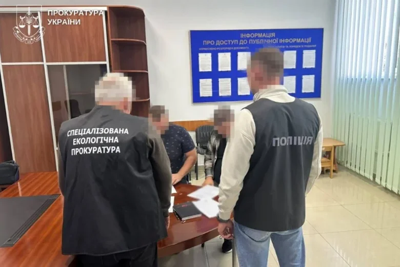 На Хмельниччині директору підприємства повідомили про підозру через незаконний видобуток торфу