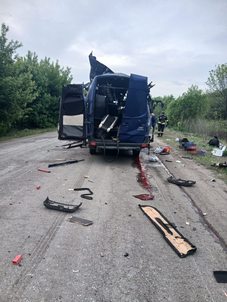 удар по автобусу в Белополье