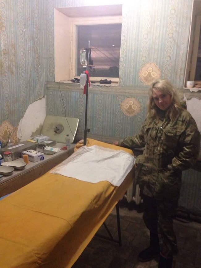 Відомий волонтер, водій-санітар 54 ОРБ Вікторія Шинкаренко: Перші три тепловізори ми передавали на Савур-Могилу. І після чергового штурму нам передзвонили і сказали, що хлопці з ним спали в обіймах, бо вони досі не бачили такого обладнання - це дуже надихало 14