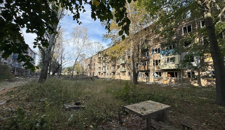 Russian troops struck Kostiantynivka with FABs: woman was seriously wounded and high-rise buildings were damaged. PHOTOS