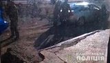 Причепили агітаційний намет до євробляхи і зникли в невідомому напрямку: на Буковині розшукують хуліганів. ВIДЕО