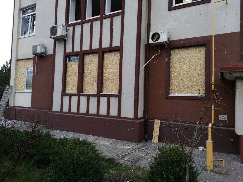 Consequences of rocket attack on residential complex in Zaporizhzhia 10