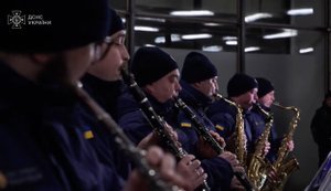 Christmas in metro: SES orchestra performed at "Zoloti Vorota" station in Kyiv. VIDEO