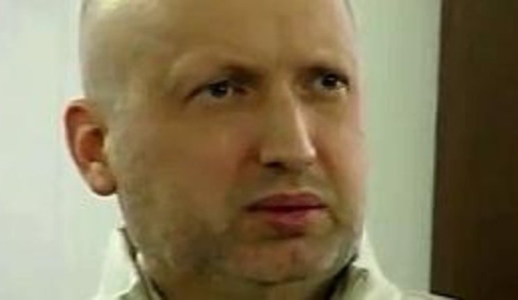 В перерывах между допросами Турчинов прочел проповедь в молитвенном доме на Печерске. ВИДЕО.