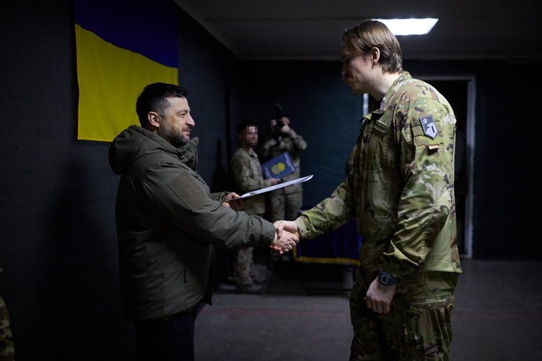 Зеленський нагородив воїнів 12 бригади спеціального призначення Азов