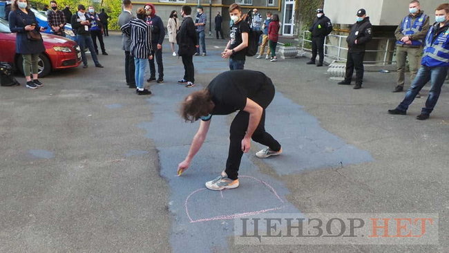 Венедиктова - вбивця справи Гандзюк, - активисты протестовали под домом генпрокурора 06