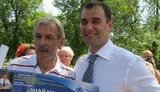 Зять Джарты беззастенчиво пиарится на советских актерах. ФОТОрепортаж