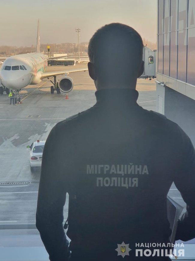 Міграційна поліція затримала групу іноземців за позбавлення волі та розбійний напад на блогерку з Ірану 01