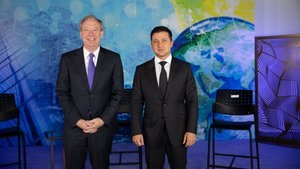 Зеленский обсудил с президентом Microsoft создание в Украине дата-центра. ФОТО